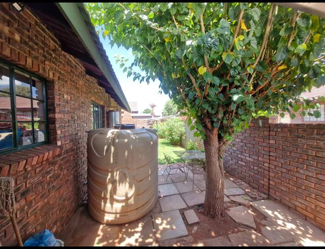 3 BEDROOM FREESTANDING FOR SALE IN DIBENG